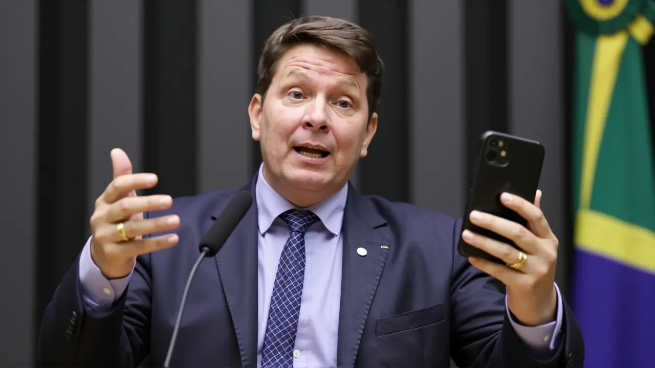 Frias nega ao STF uso de emendas para financiar filme de Bolsonaro