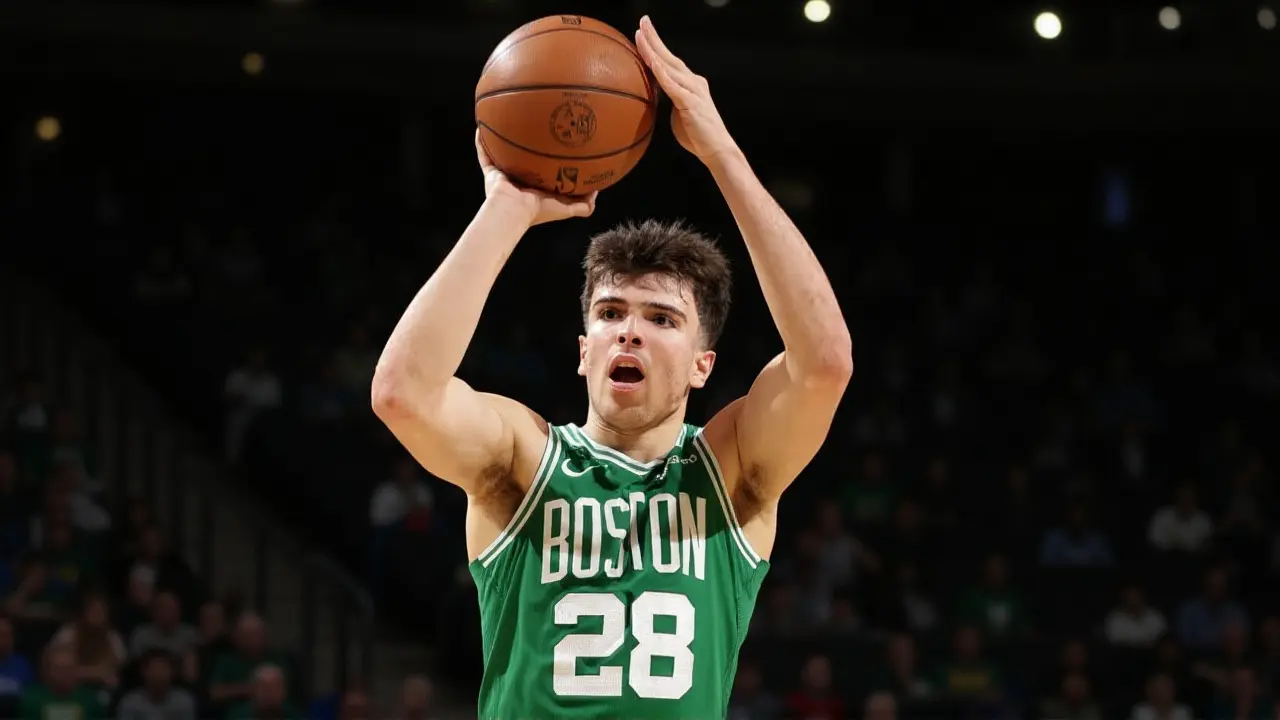 Celtics dominam Bucks; Hugo González brilha e Giannis retorna